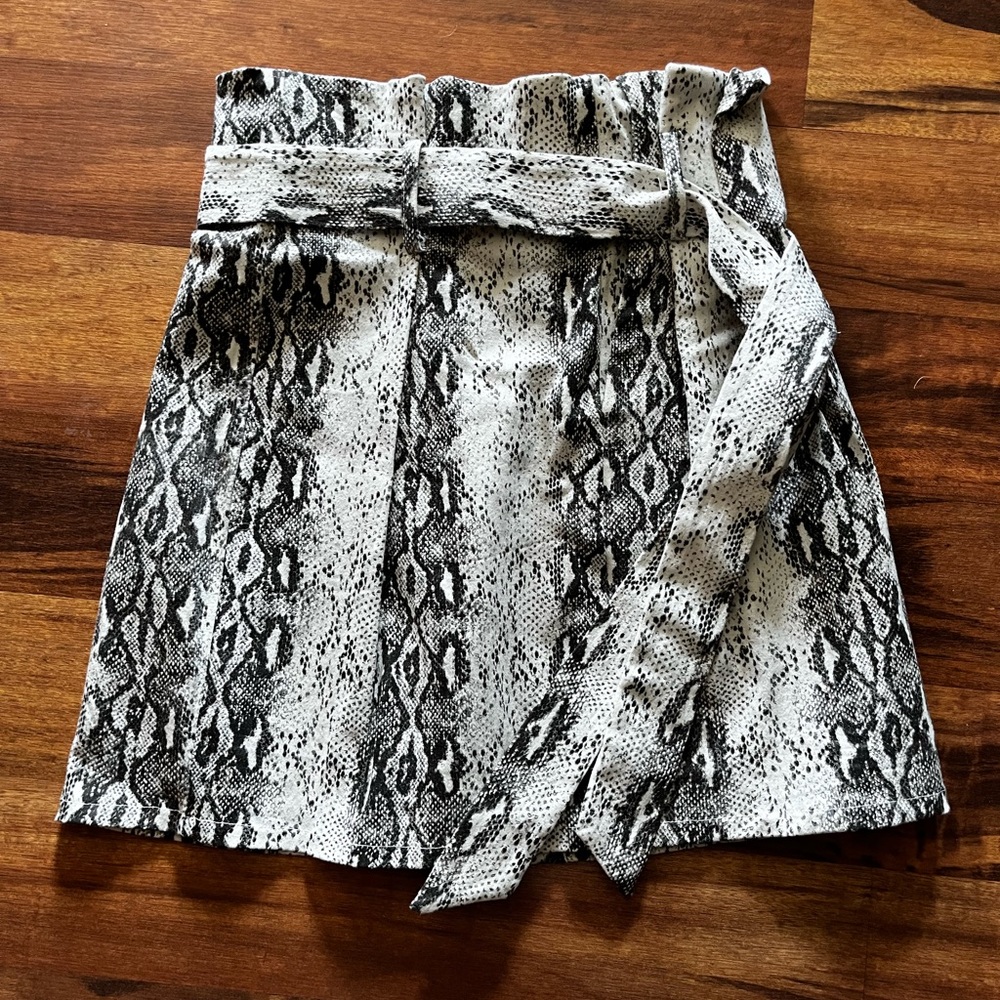 High waisted skirt
